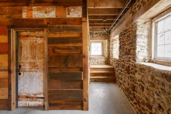 Old barn preservation by Stable Hollow Construction