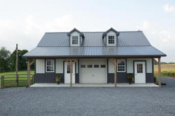 Horse barn built by Stable Hollow Construction.