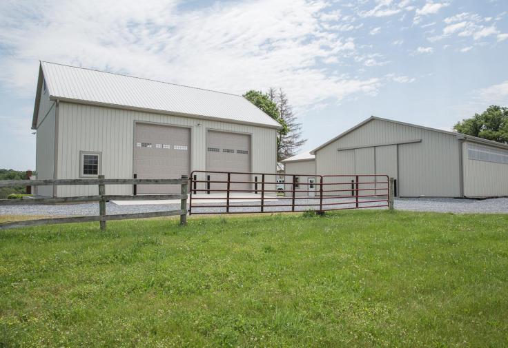 Shop and Riding Arena by Stable Hollow Construction