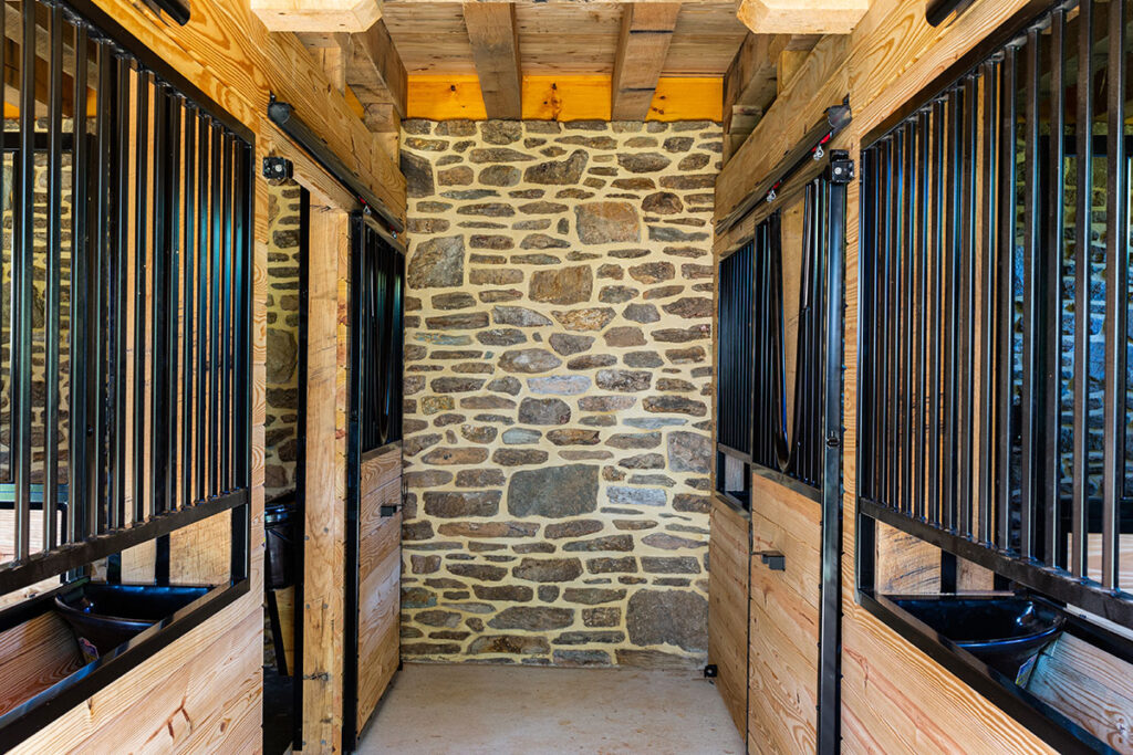 Stone masonry by Stable Hollow Construction