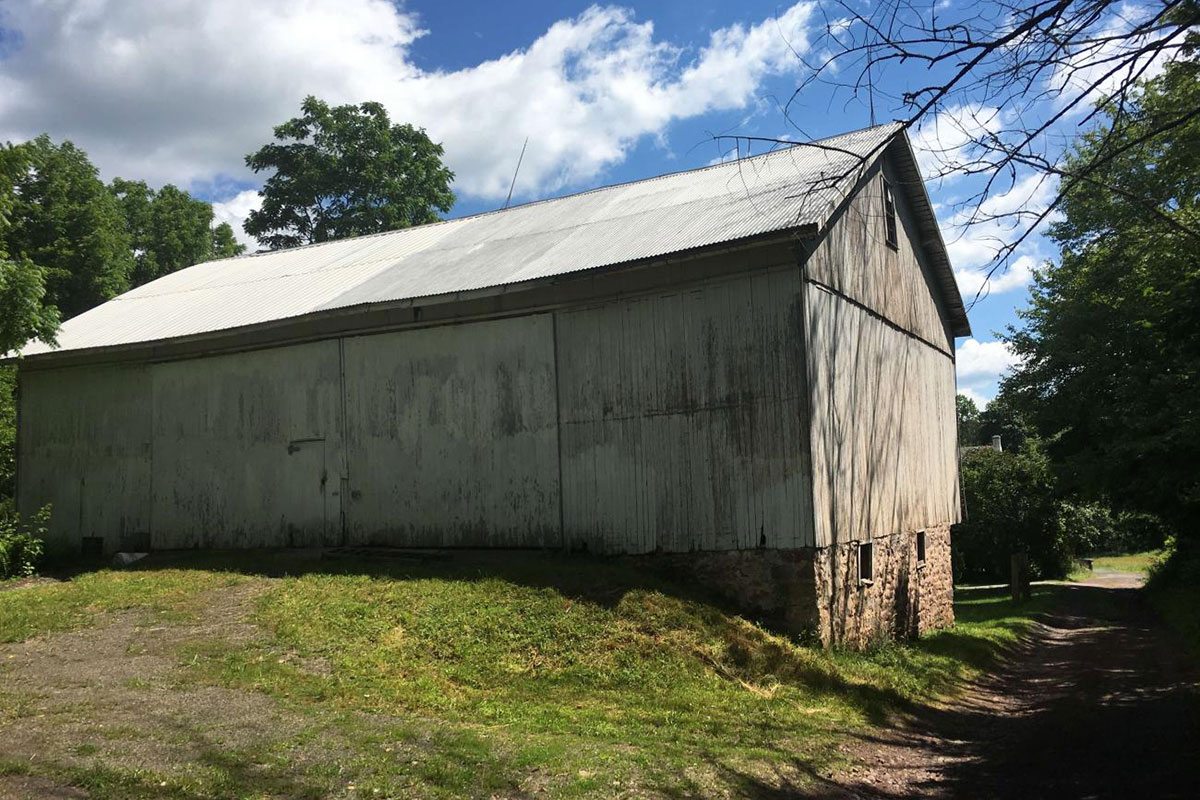 The Baver barn pre-restoration